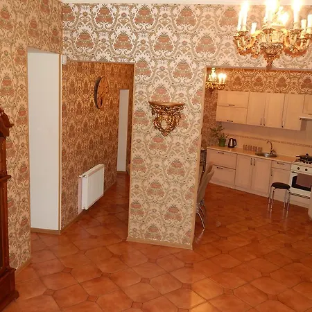On Vorontsovskiy Lane 6 *